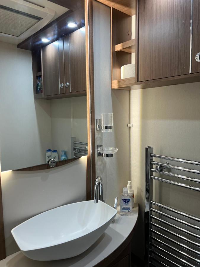 Self Contained Holiday Home Caravan Corsham Eksteriør billede